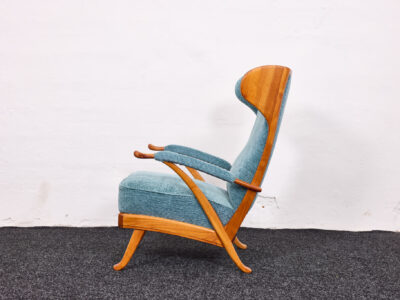 Mid-Century füles lounge fotel – Prof. Karl Nothhelfer terve, Schörle & Gölz | Cseresznyefa & zsenília szövet, 1950-es évek